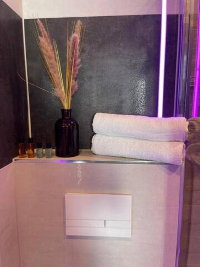 #1 Tgha Luxury Studio Apartment In آثلون المظهر الخارجي الصورة