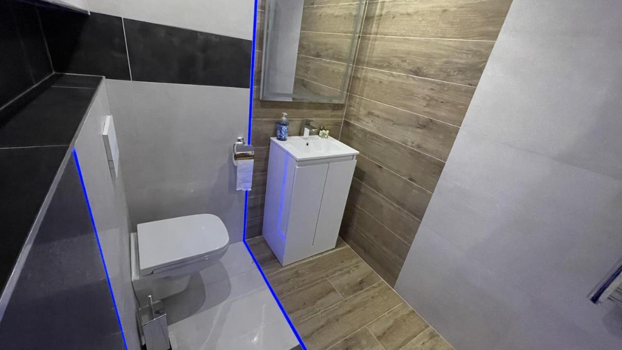 #1 Tgha Luxury Studio Apartment In آثلون المظهر الخارجي الصورة