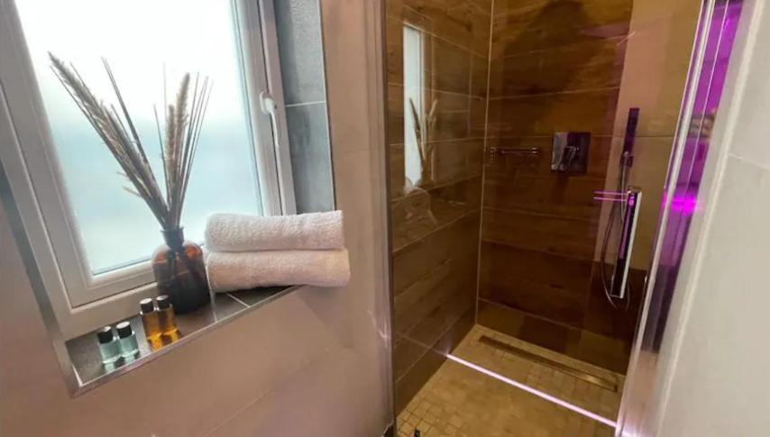#1 Tgha Luxury Studio Apartment In آثلون المظهر الخارجي الصورة
