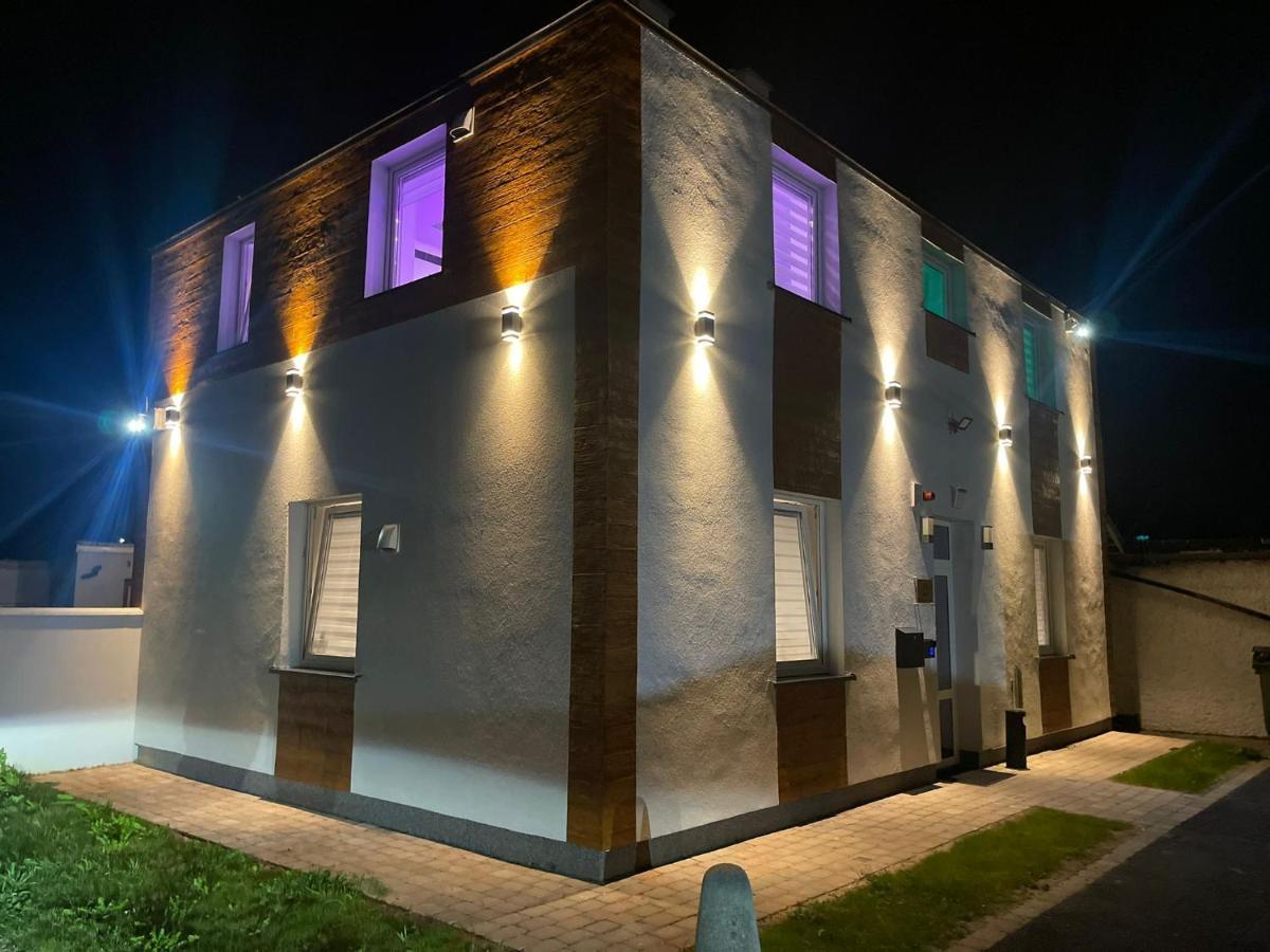 #1 Tgha Luxury Studio Apartment In آثلون المظهر الخارجي الصورة